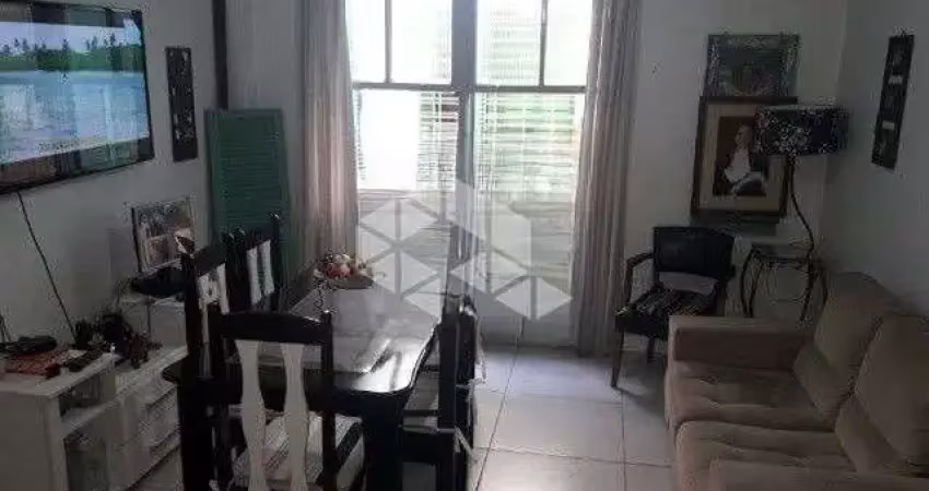 Apartamento 2 dormitórios, térreo com pátio privativo e vaga no bairro jardim carvalho em porto alegre.