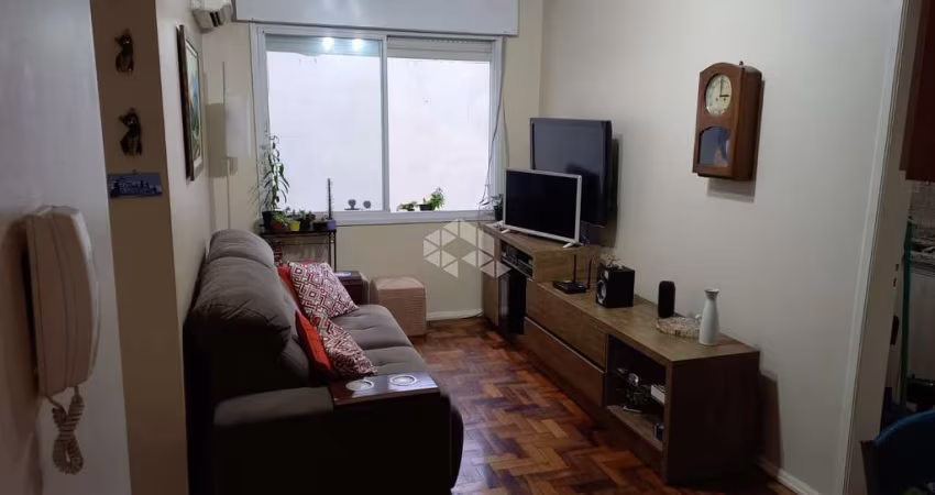 Apartamento 1 dormitório semimobiliado para venda no bairro Cristal