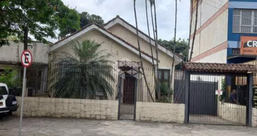 Casa com 3 dormitórios Residencial ou Comercial para venda junto Av. Cavalhada e Shopping Cavalhada