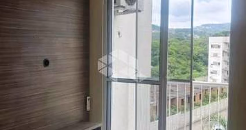 Apartamento 2 dormitórios com box impecável! Entrar e Morar!