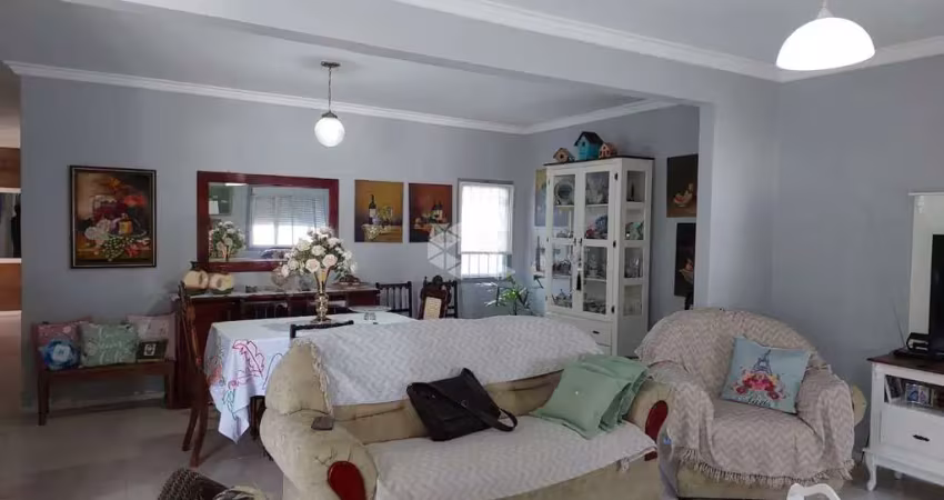 Casa térrea de três dormitórios no tapete verde - ipanema, zona sul