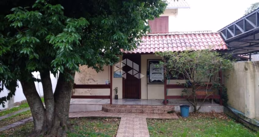 Casa Bairro Tristeza 3 Dormitórios, 6 Vagas