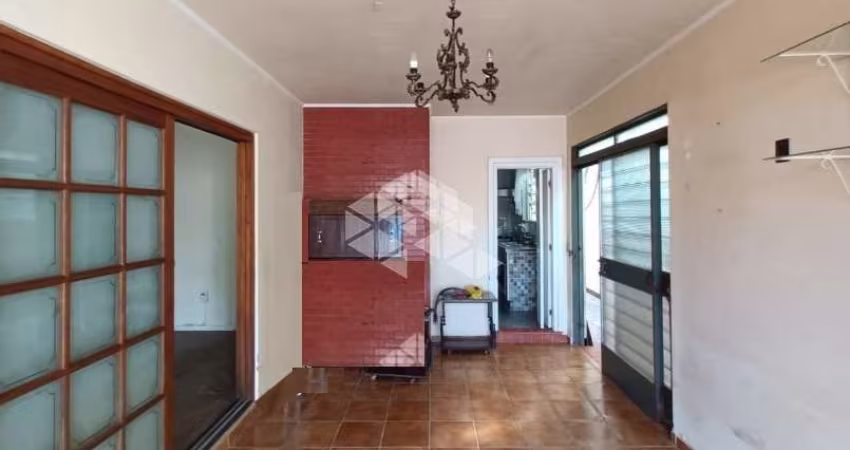 Casa térrea com 03 dormitórios bairro ipanema em porto alegre