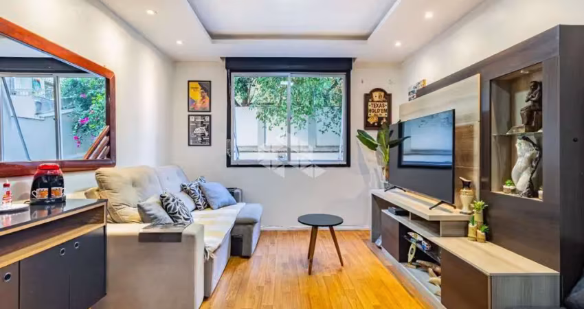 Apartamento a venda de 1 dormitório reformado no centro histórico de porto alegre.
