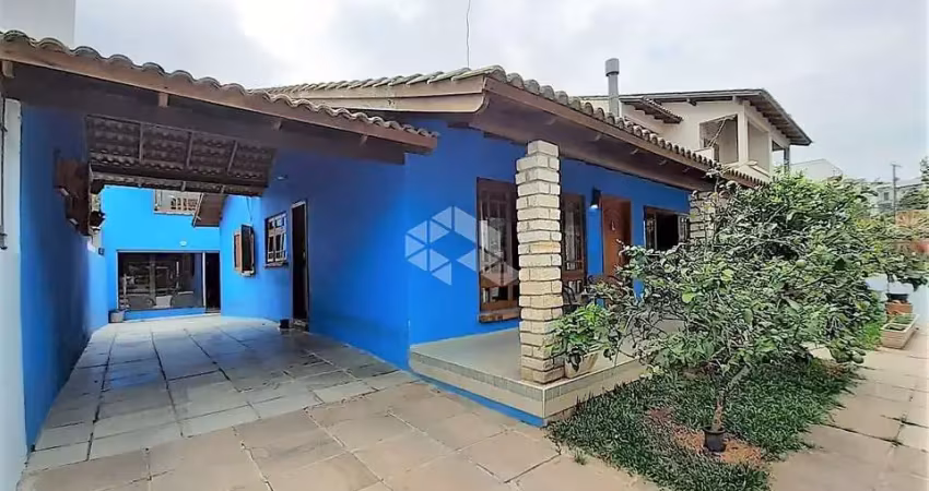 Excelente casa térrea com 3 dormitórios sendo 1 suíte; salão de festas, no bairro Imperial Park