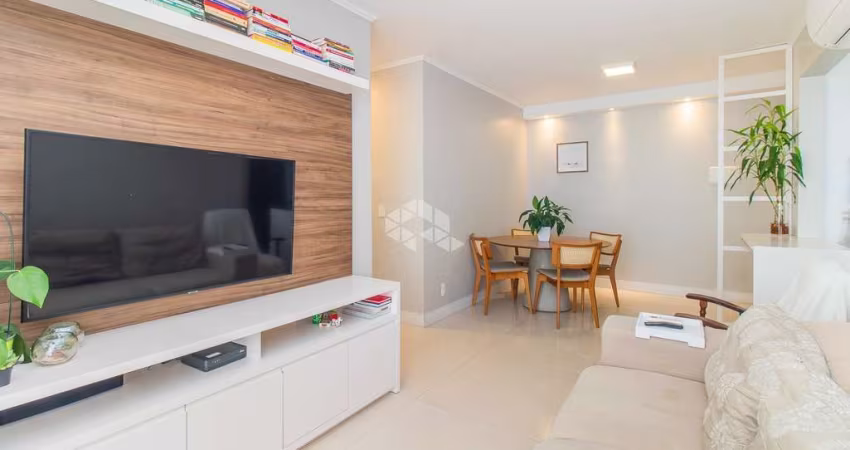 Apartamento de 3 dormitórios, sendo uma suíte, semimobiliado, decorado, com uma vaga escriturada. Bairro Cavalhada em Porto Alegre. Financia e aceita