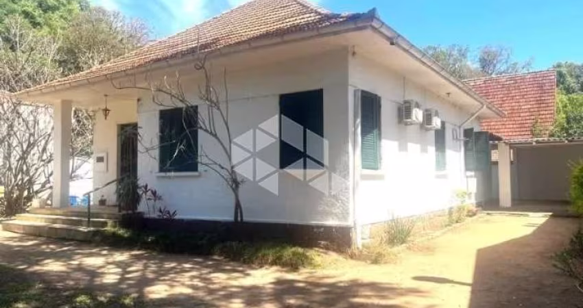 Casa à venda na Zona Sul de Porto Alegre com vista espetacular para o Guaíba
