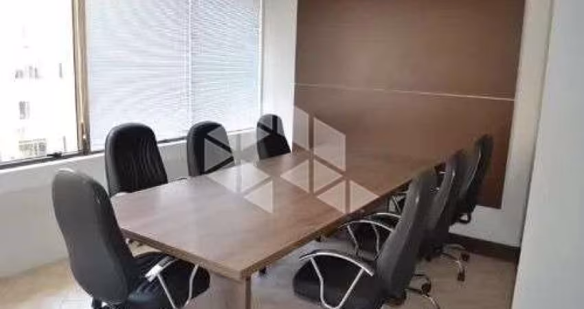 Sala/conjunto comercial com 45 m² no Centro Histórico de Porto Alegre.