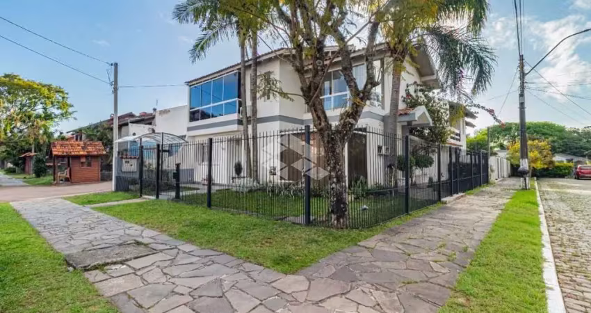 Casa com 4 dormitórios, no Bairro Ipanema
