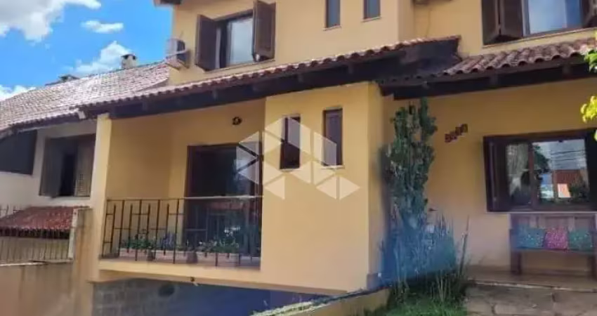 Casa com 3 dormitórios no bairro cavalhada em porto alegre