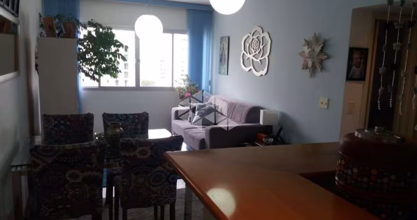 Apartamento a venda com 2 quartos sendo 1 suite com closet e banheira, 4 banheiros e 1 vaga de garagem - moema