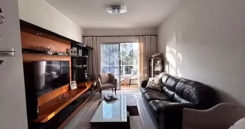 Apartamento à Venda com 3 Quartos, sendo 1 Suíte, 2 Vagas de Garagem, com 100m2