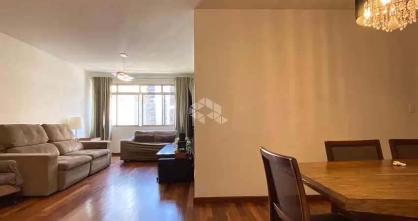 Apartamento de 136m², a 350mts. do metrô, com 3 quartos e 2 vagas de garagem.