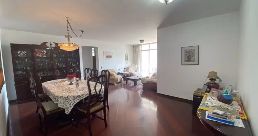 Apartamento em pinheiros, com 3 quartos e 4 vagas de garagem, a apenas 300mts. da estação faria lima do metrô.