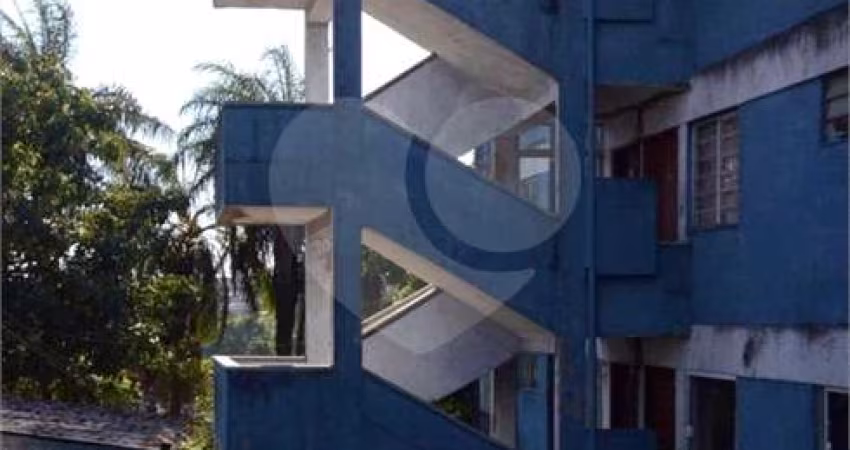 Apartamento reformado com 02 dormitórios a venda - Região Grajaú -