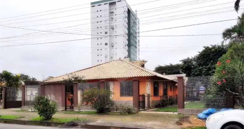 Casa com 6 quartos à venda na Rua João Pessoa, Centro, Tramandaí