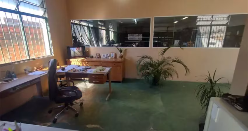 Prédio Inteiro  a Venda na Av Paulo Guilguer Remberg