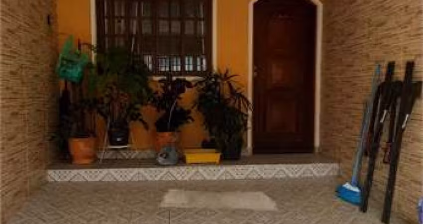 Sobrado a venda com 3 quartos no condomínio Palmares SP