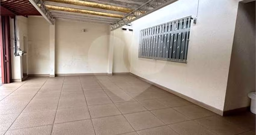 Casa Térrea à Venda na Região de Veleiros - Interlagos, Próxima à Represa Guarapiranga