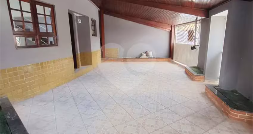 Casa com 3 quartos à venda na Rua Jair de Mello Viana, Interlagos, São Paulo