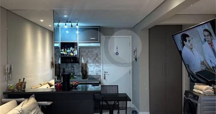 Apartamento na Vila Castelo com 01 dormitório localizado perto Shopping Interlagos!!
