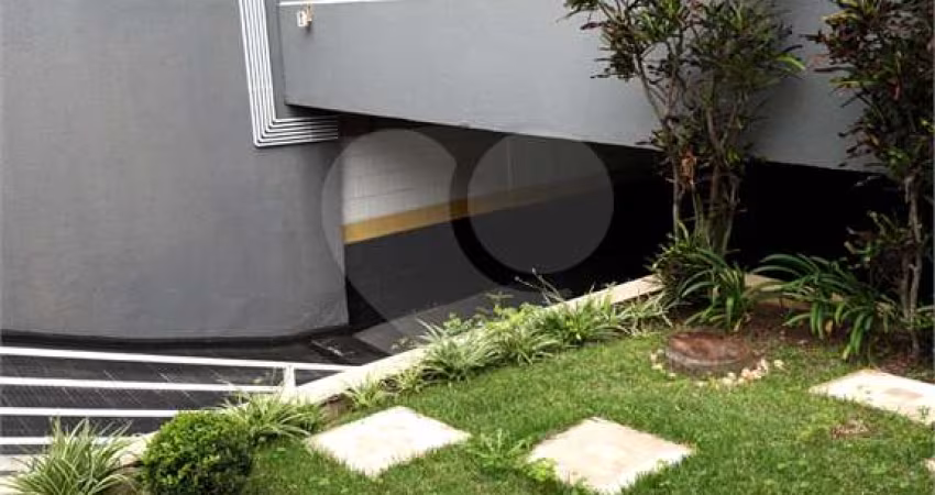 Casa de condomínio fechado Interlagos