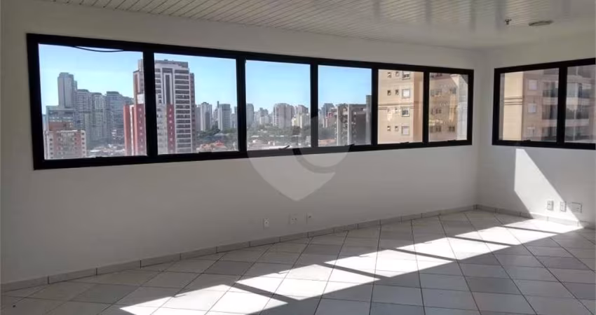 SALA COMERCIAL 35 M²  PARA LOCACAO NA CHACARA SANTO ANTONIO