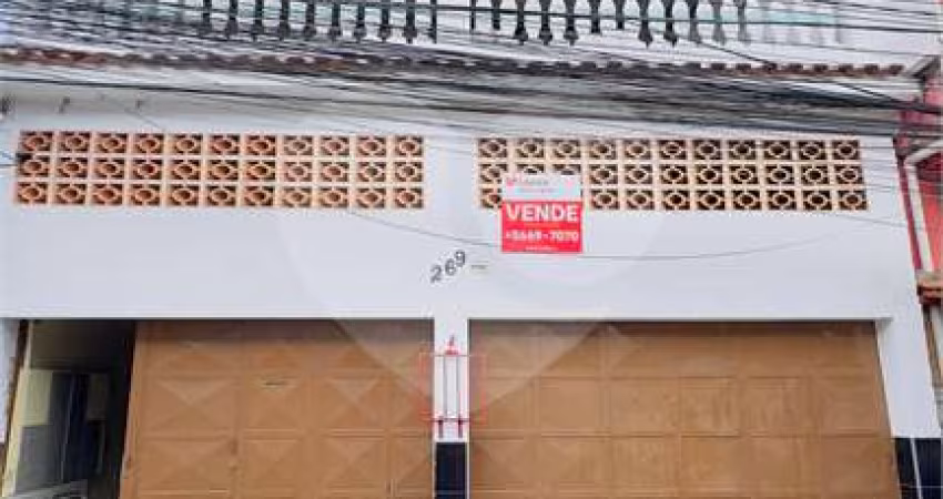 Sobrado com 3 quartos e edícula
