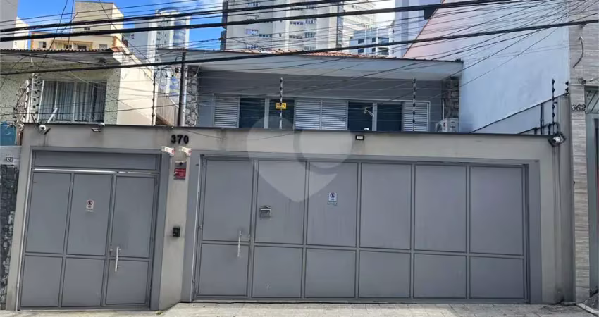 Casa à venda na Rua Madre Emilie de Villeneuve, Vila Santa Catarina, São Paulo