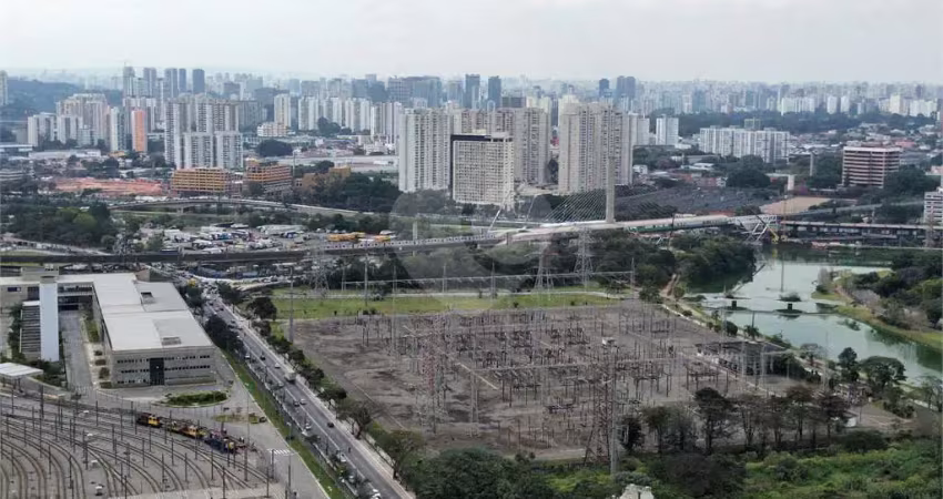 Terreno à venda na Avenida Guarapiranga, Guarapiranga, São Paulo
