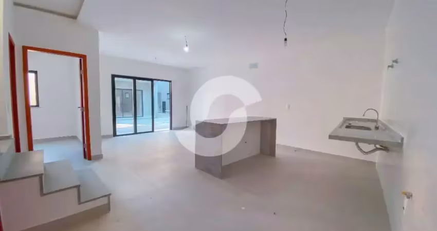 Casa triplex com 3 ou 4 suítes em condomínio em itaipu