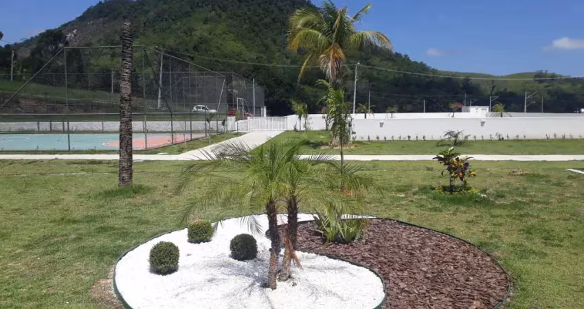 Terreno em condomínio fechado com portaria 24 horas e lazer completo no caxito  em maricá