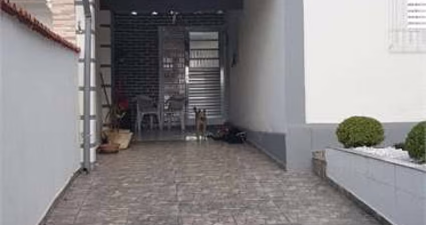 Terreno com 2 casas