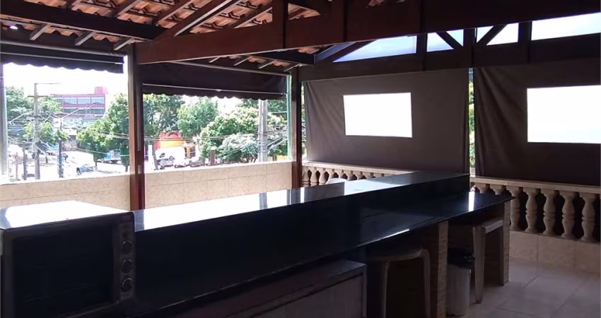 Sobrado comercial à venda.