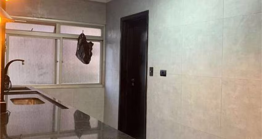 Apartamento reformado no metrô Conceição