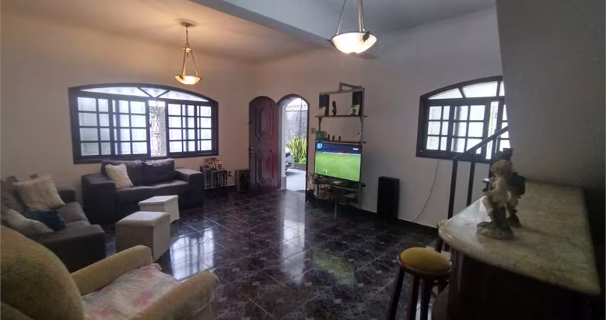 Sobrado com 3 quartos à venda em Vila Valença - SP