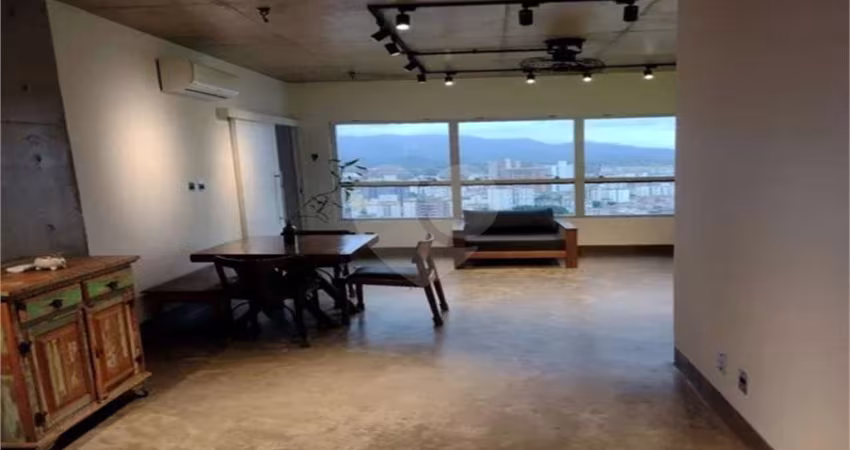 Apartamento com 1 quartos à venda em Embaré - SP