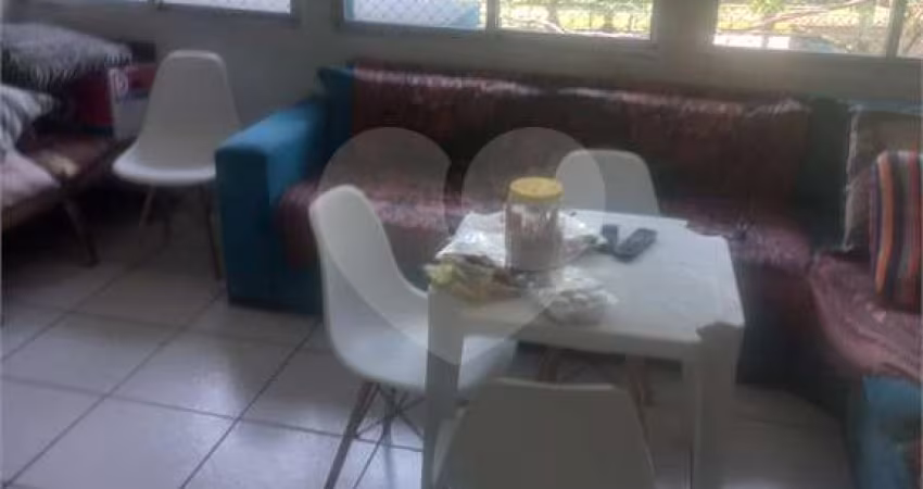 Apartamento com 3 quartos à venda em Itararé - SP