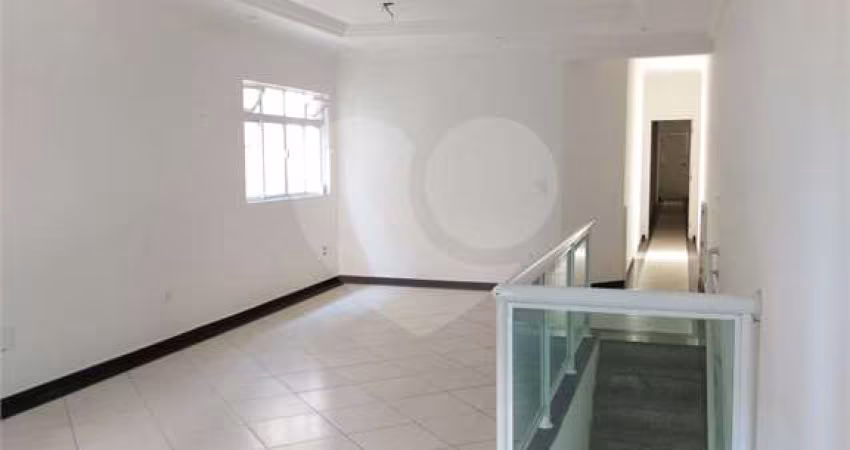Casa com 3 quartos à venda em Macuco - SP