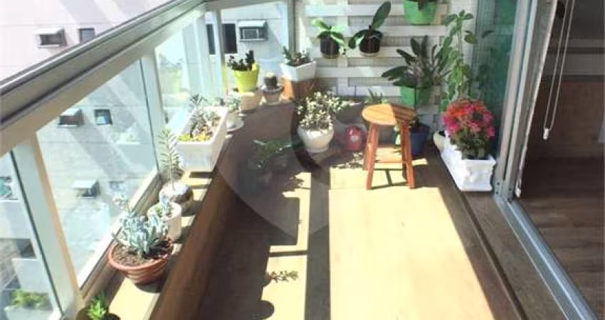 Apartamento com 3 quartos à venda em Jardim Las Palmas - SP