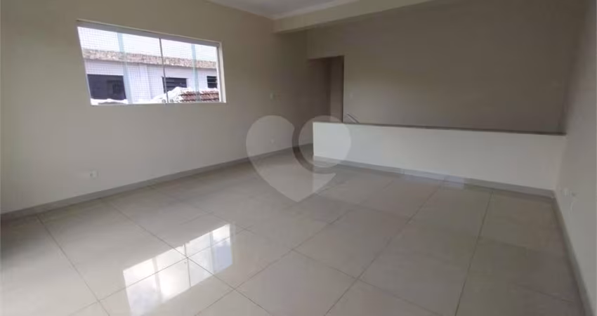 Sobrado com 3 quartos à venda em Vila Valença - SP
