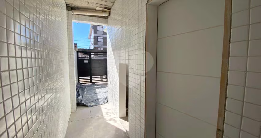 Casa de vila com 3 quartos à venda em Ponta Da Praia - SP