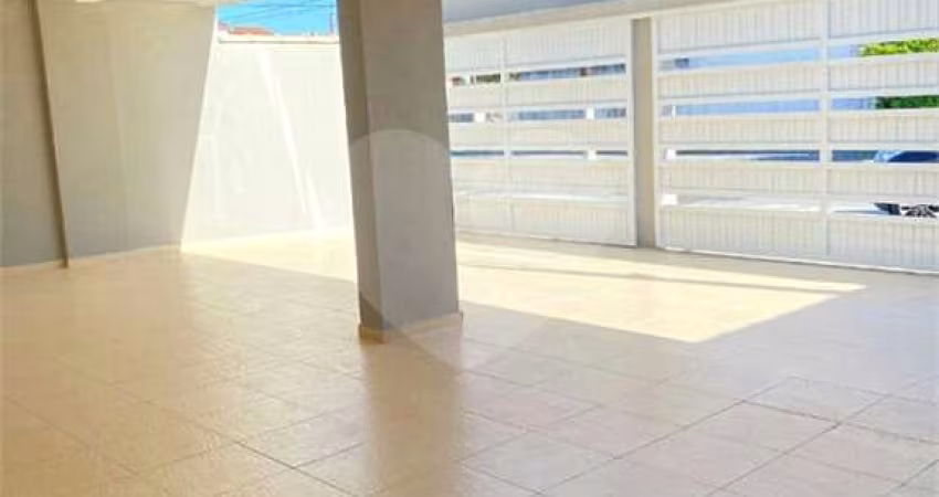 Condomínio com 2 quartos à venda em Maracanã - SP