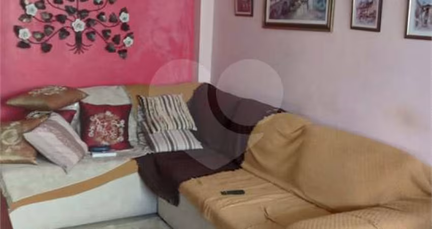 Casa de vila com 3 quartos à venda em Macuco - SP