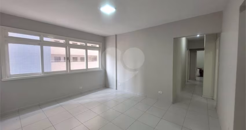 Apartamento com 3 quartos à venda ou para locação em José Menino - SP