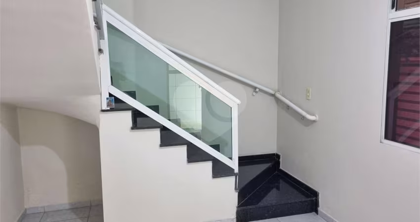 Sobrado com 3 quartos à venda em Santa Maria - SP