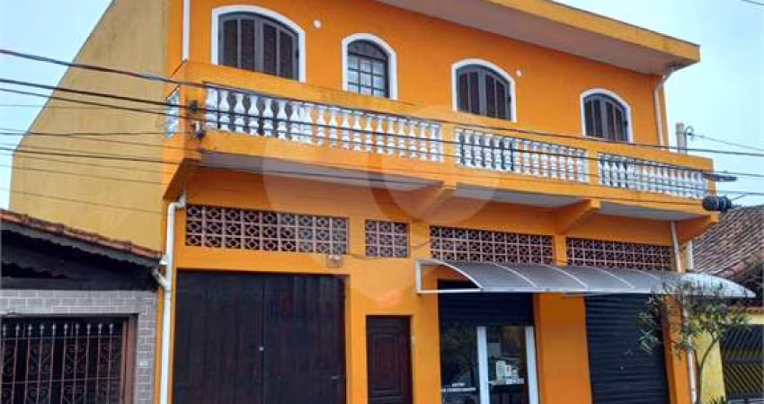 Sobrado com 3 quartos à venda em Mirim - SP