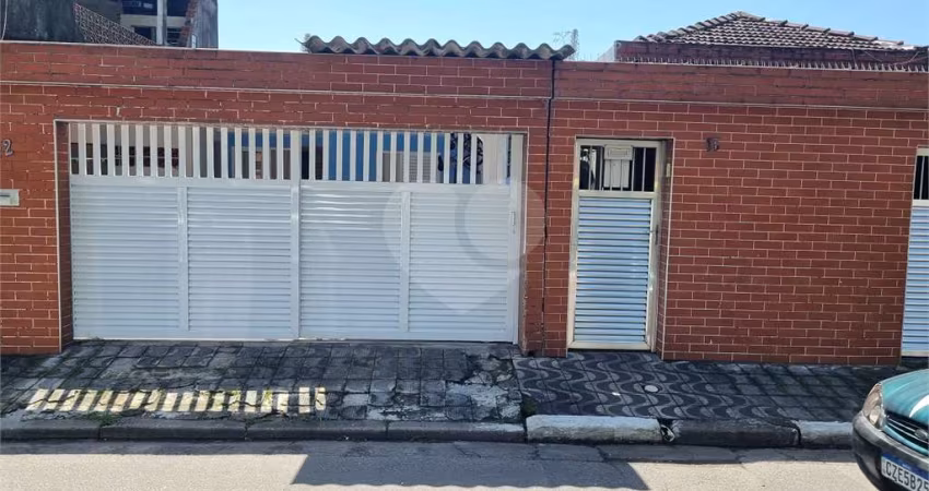 Casa com 2 quartos à venda em Areia Branca - SP