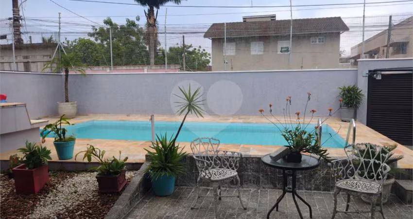 Casa térrea com 4 quartos à venda em Jardim Virgínia - SP