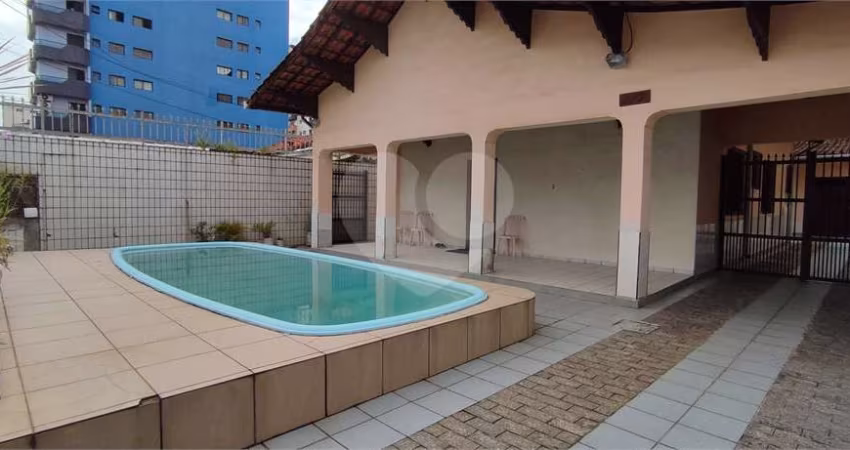 Casa térrea com 4 quartos à venda em Boqueirão - SP